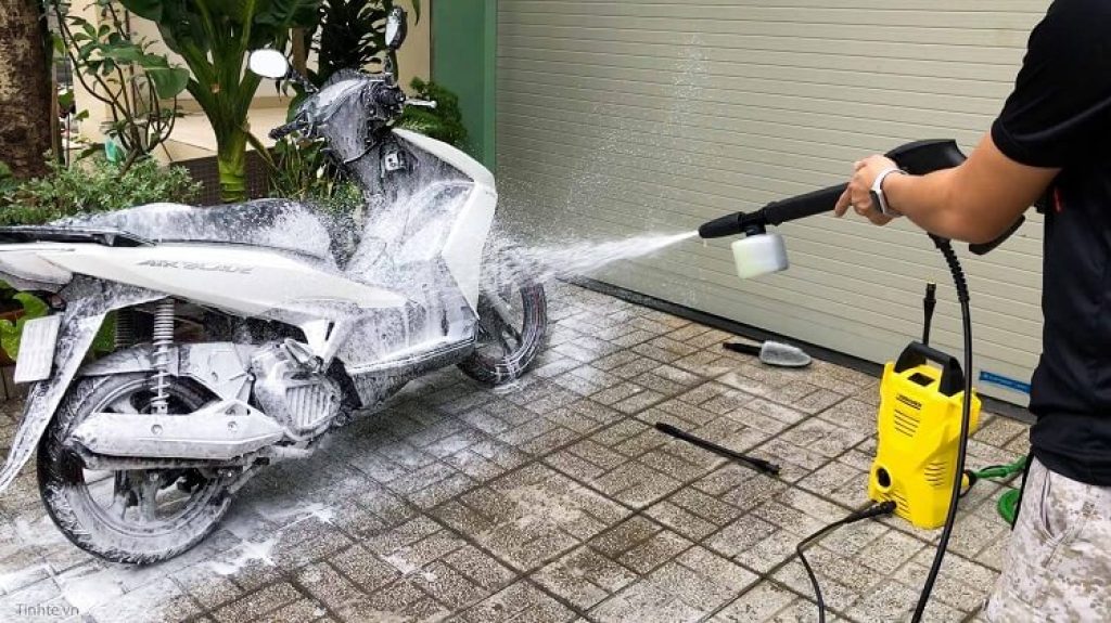 Máy xịt rửa xe gia đình loại nào tốt